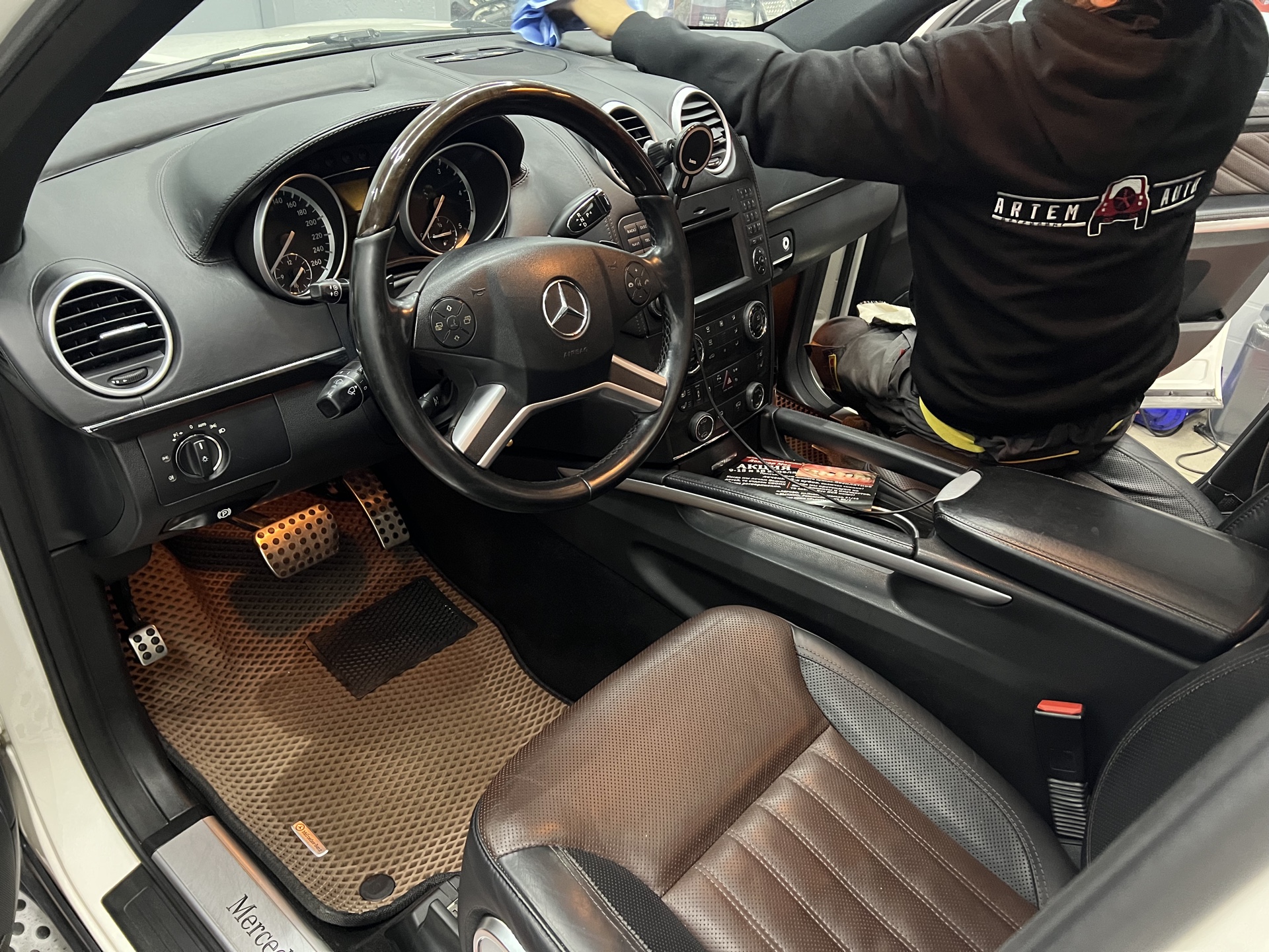 Химчистка и полировка Mercedes GLS 350