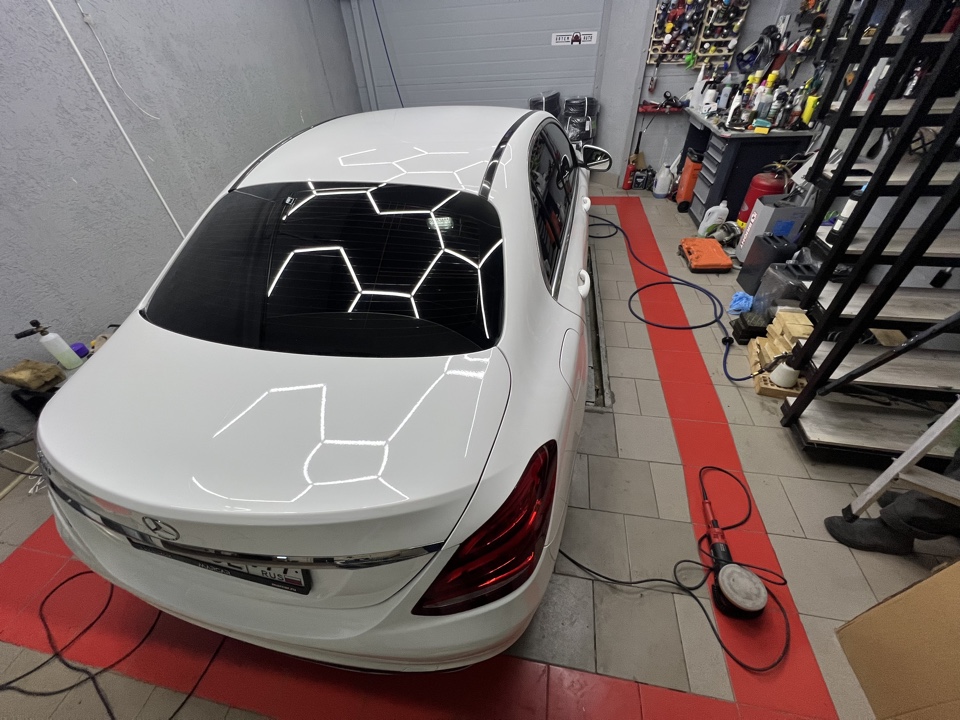 Полировка кузова и химчиста Mercedes C180