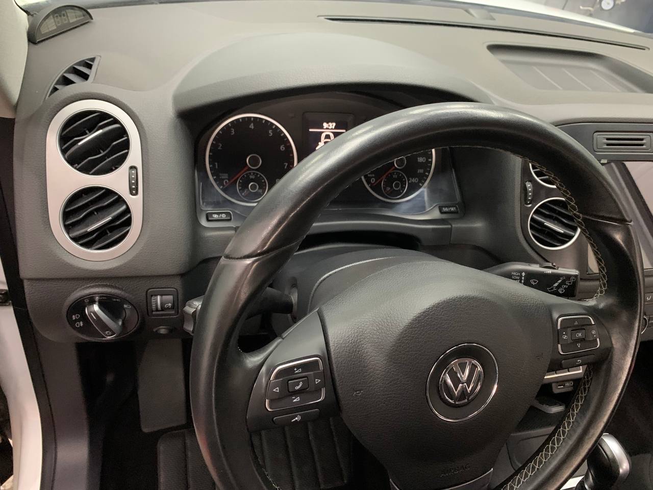 Химчистка салона Volkswagen Tiguan I